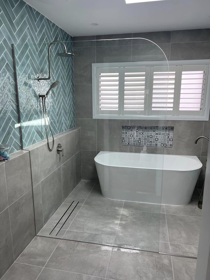 Shower screen installation 8