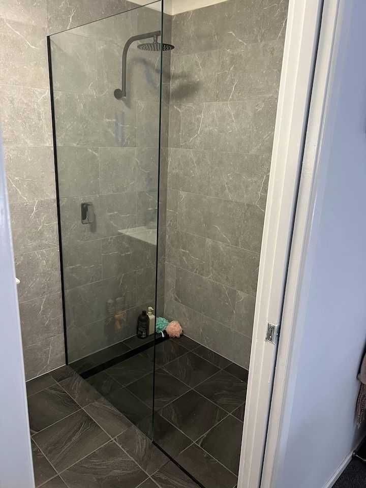 Shower screen installation 10