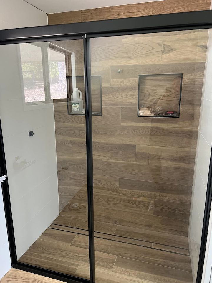 Shower screen installation 4
