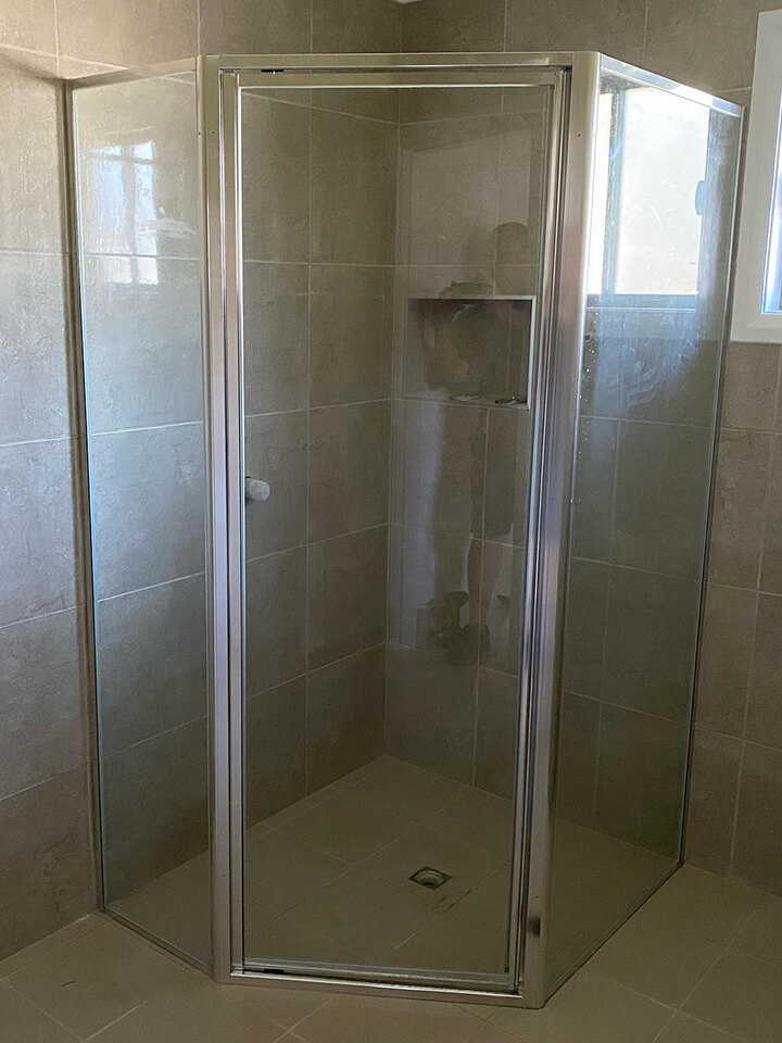Shower screen installation 23
